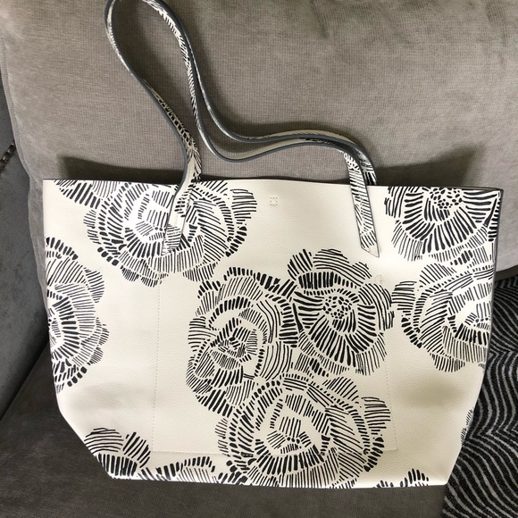 Handbags - Vegan Leather Tote Bag